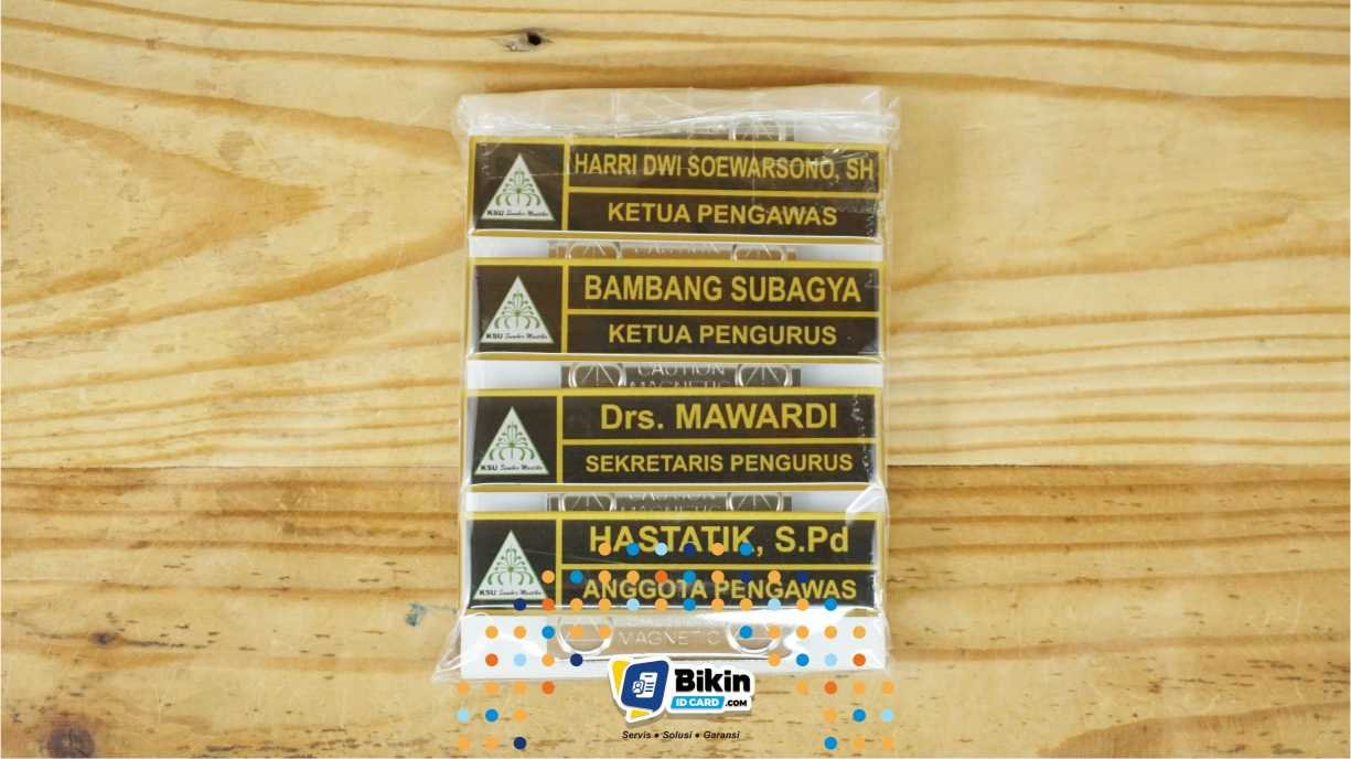 contoh name tag