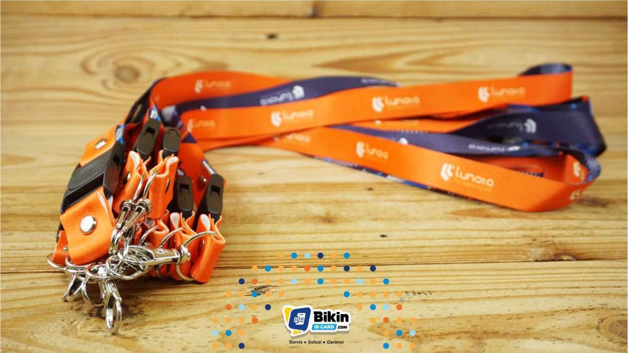 contoh foto lanyard luanta