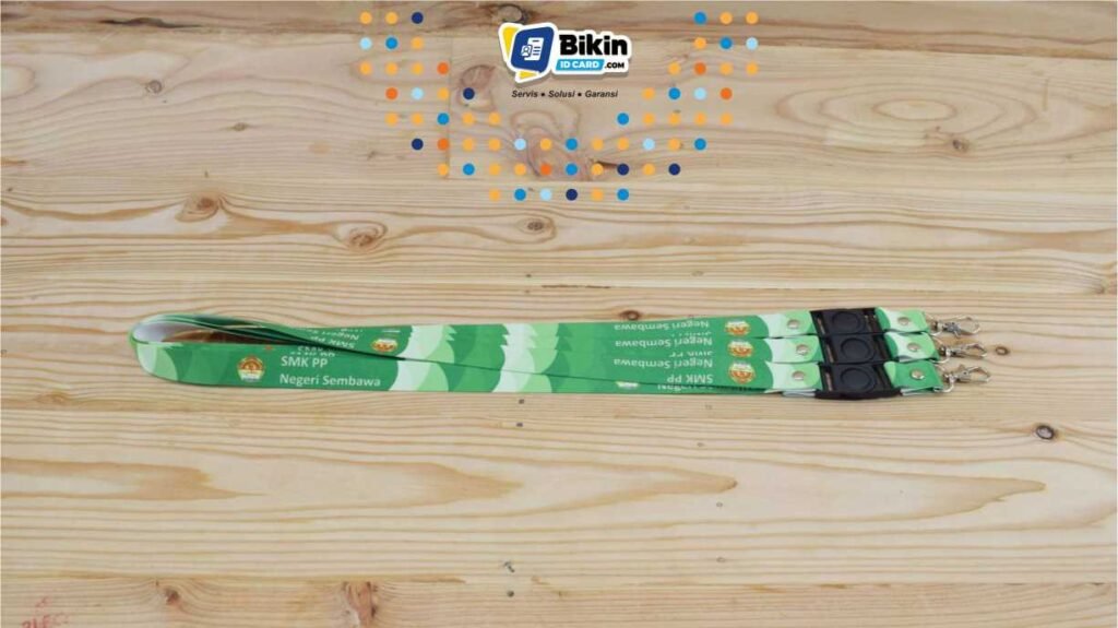 contoh lanyard osis biru sma hijau