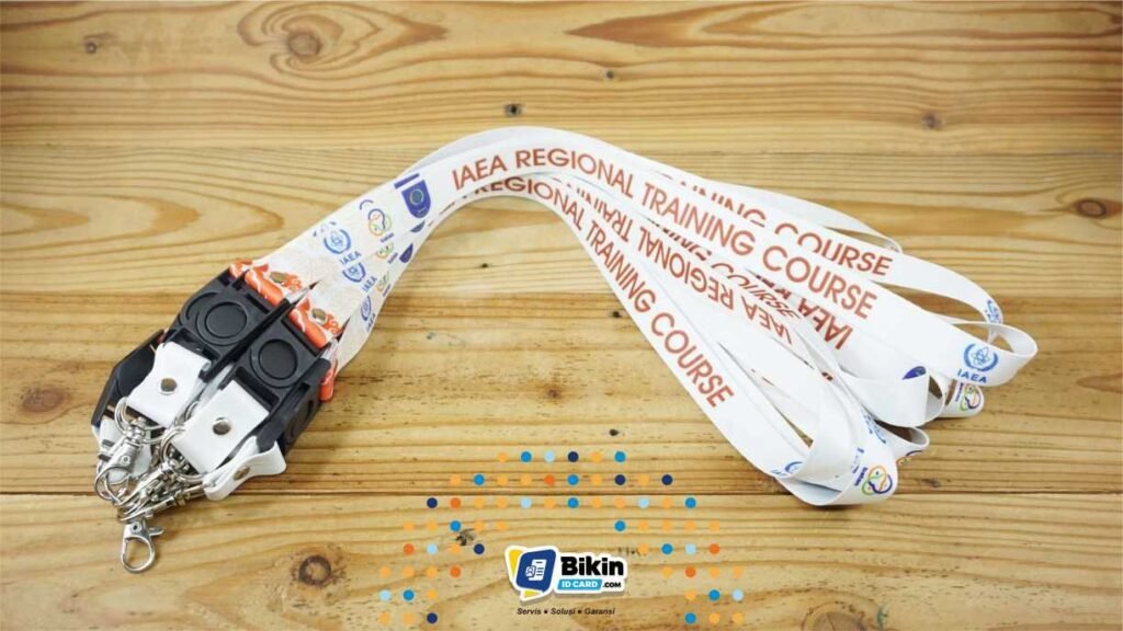 contoh lanyard putih iea regional